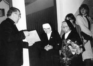 1988, Übernahme