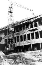 1953, Schulbau