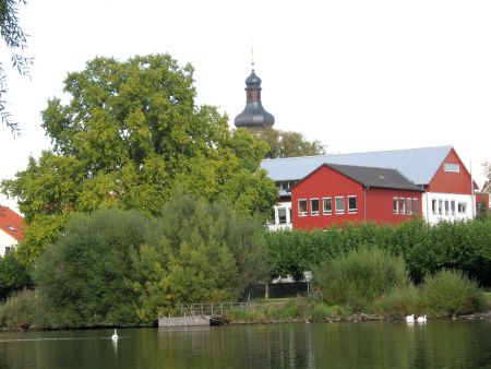 Ansicht vom Main - Schulgebäude